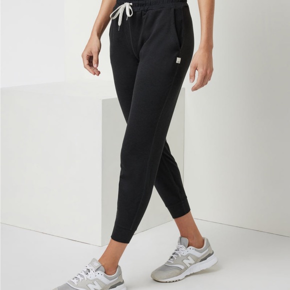 Vuori Women’s Performance Jogger Black Heather - Picture 3 of 8